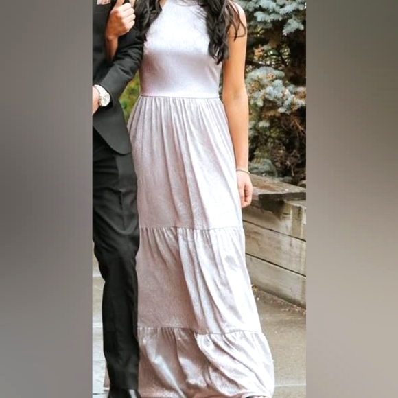 Elegant Silvery-Pink Maxi Dress - Picture 1 of 6